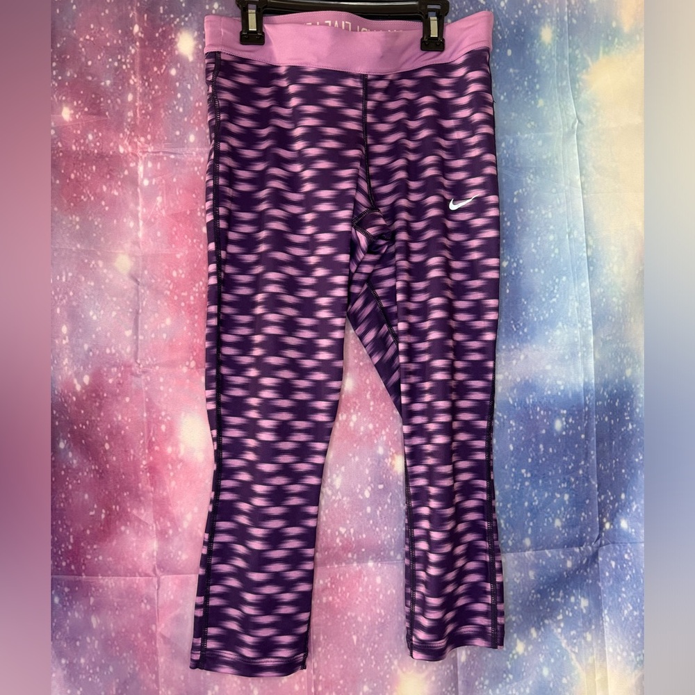 Cropped Nike purple pants 🛍